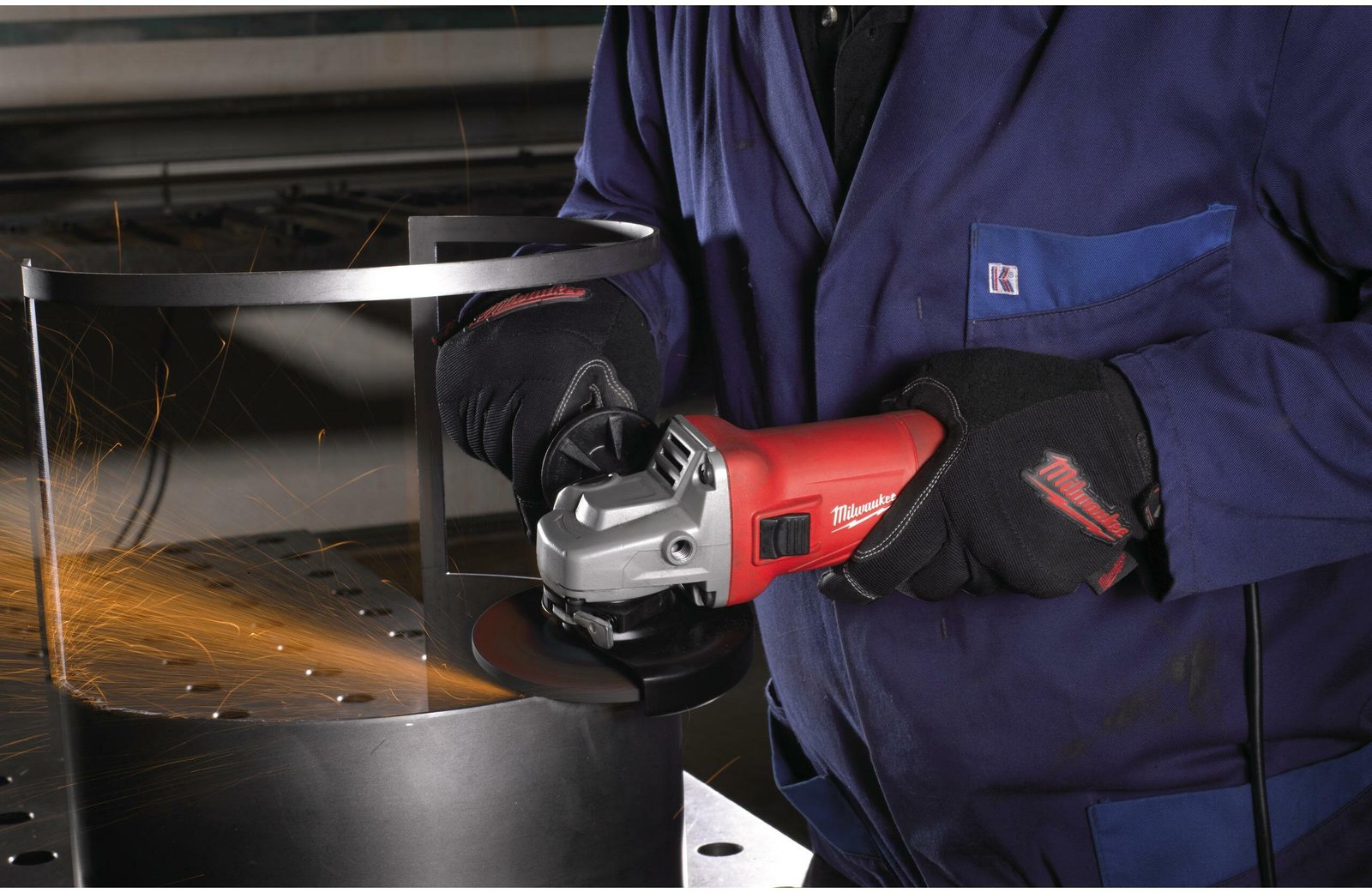 MILWAUKEE AG 10-115 EK 1000W ANGLE GRINDER - Image 3